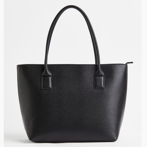 H&M Handbags - 🔵 H&M Large Black Tote